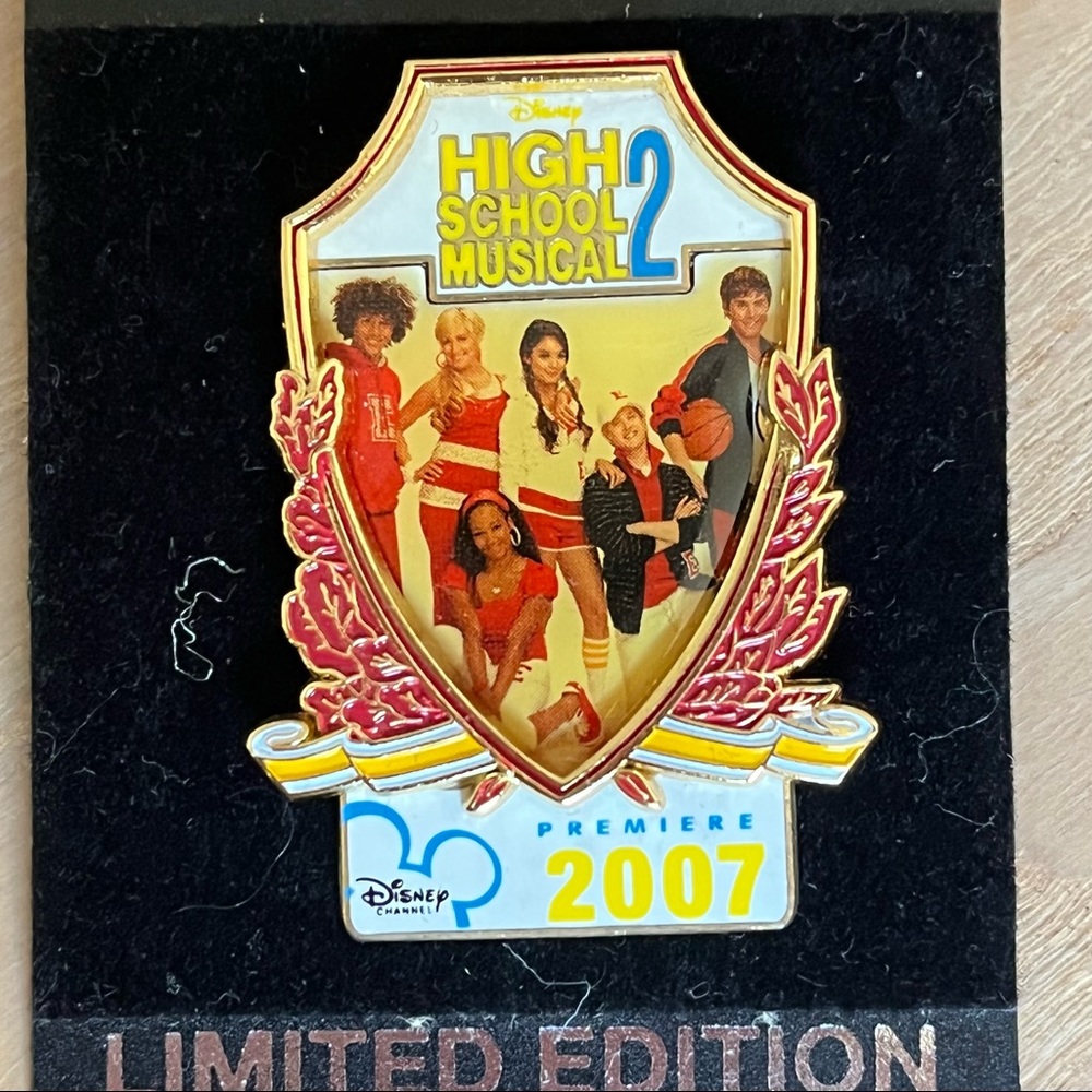 DISNEY High School Musical 2 HSM2 *Limited Edition* 2007 Premiere Trading Pin